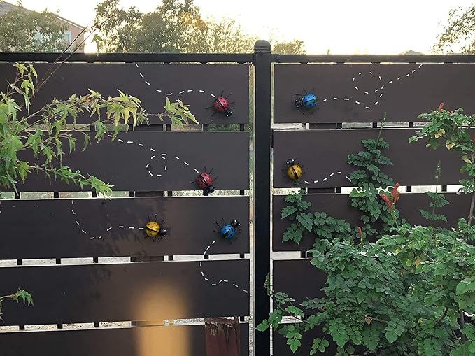 Metal Ladybugs Garden Wall Art Decor Cute Ladybugs Wall Sculptures & Statues Outdoor Decoration Yard Lawn Porch Fence Ornaments, Set of 4