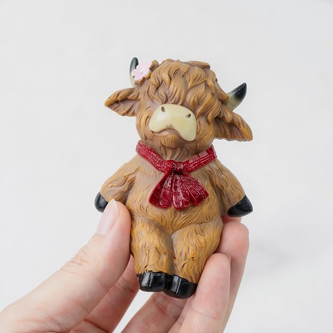 2PCS Highland Cow Statue Plant Pot Hugger