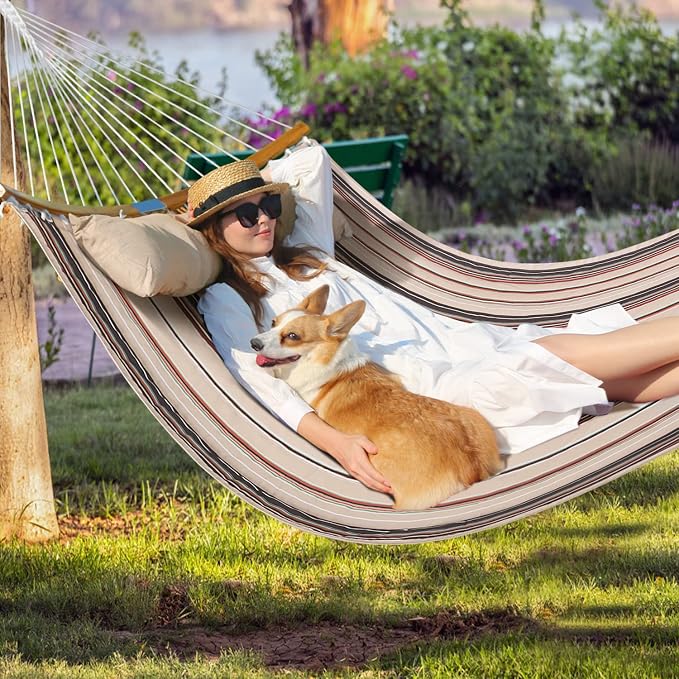 2 Person Hammock with Hanging Kits, Quilted Hammock for Tree with 2 Pcs Heavy Duty Stainless Steel Hooks, 1 Detachable Pillow, Curved Spreader Bar, Chains, Carrying Bag, 450 LBS Capacity
