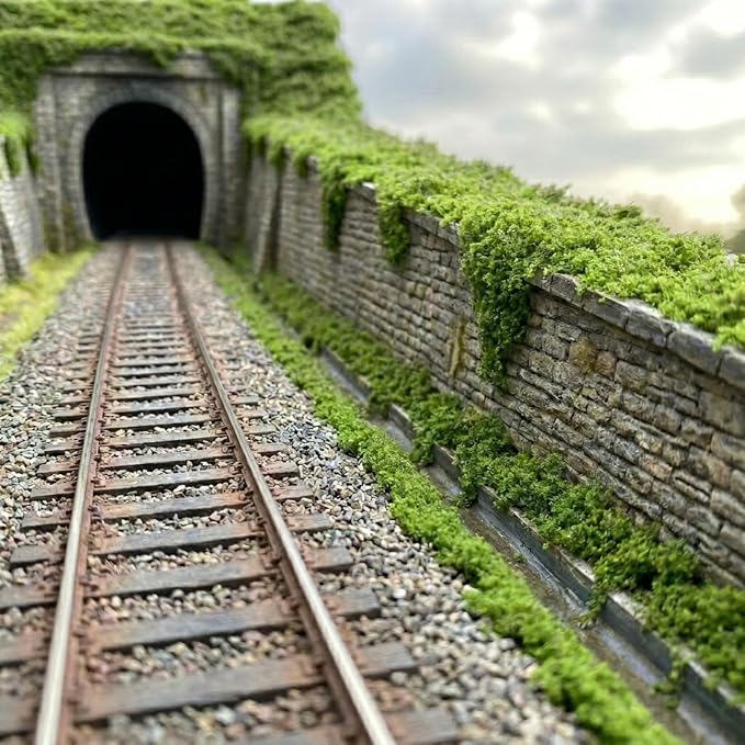Realistic Miniature Vines - Hanging Moss Scenery for Diorama Supplies & Model Building - Mini Miniature Plants for Rainforest, Dollhouse, Fairy Gardens, Crafts DIY, Tabletop Wargaming (Dark Green)