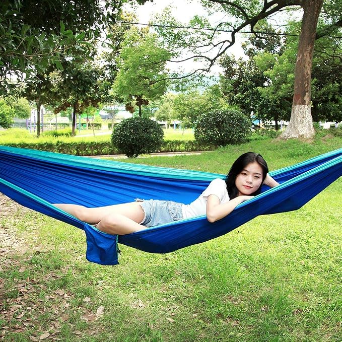 Portable Camping Travel Single Hammock, Lightweight Hanging Bed with Tree Straps and Metal Buckles, 300kg Capacity Nylon Hammock for Outdoor Hiking Backpacking (Matching Tree with Sky Blue and Blue)