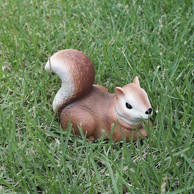Spare Key Hider Squirrel Shape Garden Decoration Safe Holder for Outdoor Yard Large Size Design (4×5.2×3.4 inchs)
