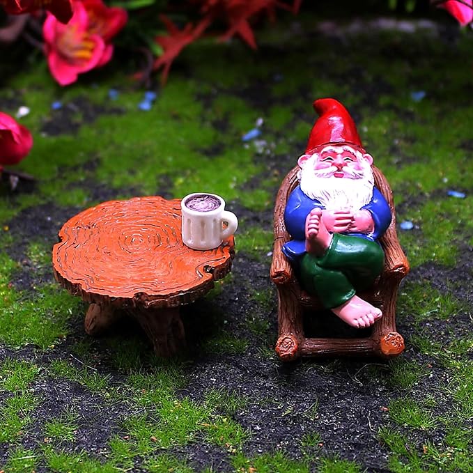 Garden Gnome Outdoor Statue Figurines Funny Gnomes with Miniature Resin Table Chairs Figurines, Gnome Decorations for Yard Home Patio Yard Lawn Balcony Porch Patio Desks Ornament