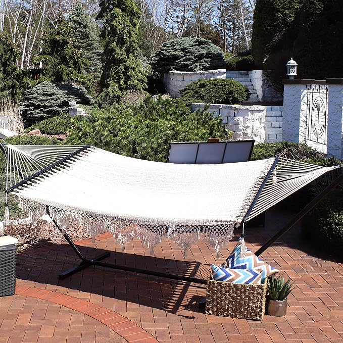 Sunnydaze Woven Double Hammock for Outside with Crocheted Edges and Spreader Bars - 600-Pound Weight Capacity Outdoor Hammock for Trees